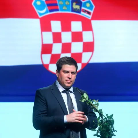 JAVNE INVESTICIJE V GRADBENI&Scaron;TVU