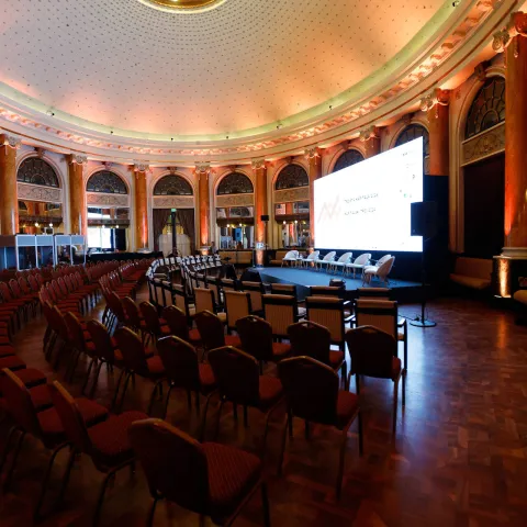 PRIHODNOST VARČEVANJA IN NALOŽB